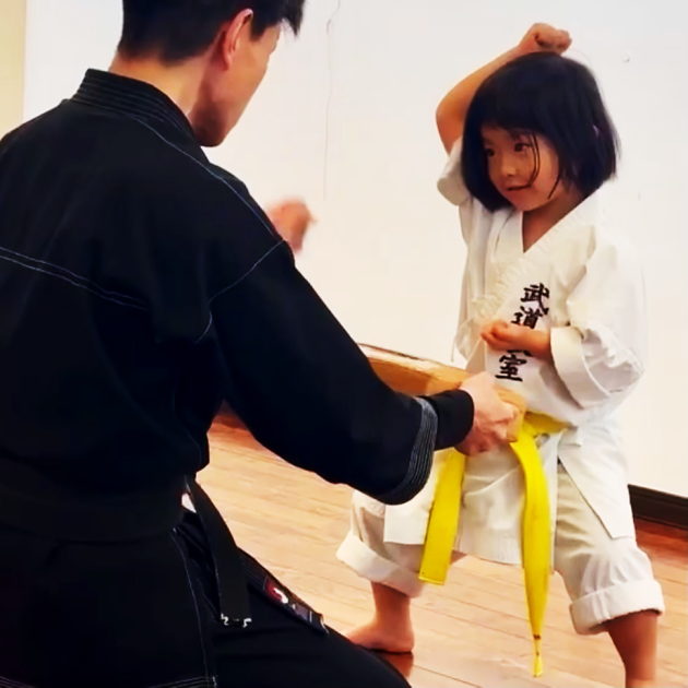 ��{�w�S��10�{�x